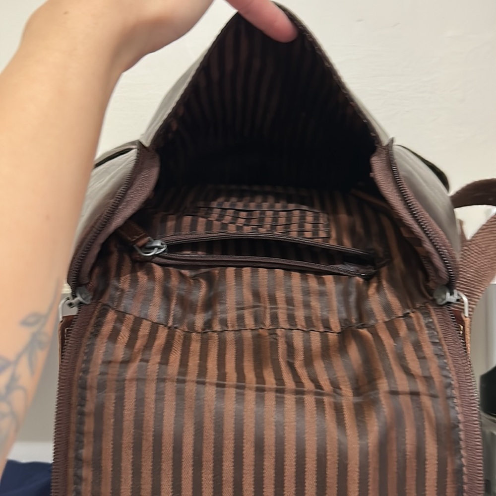 Leather backpack - Picture 3 of 4